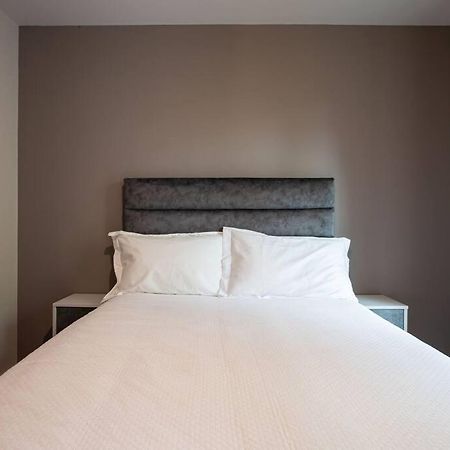Modern 2Br With Balcony Next To The City Airport Bhd - Free Parking Belfast Luaran gambar